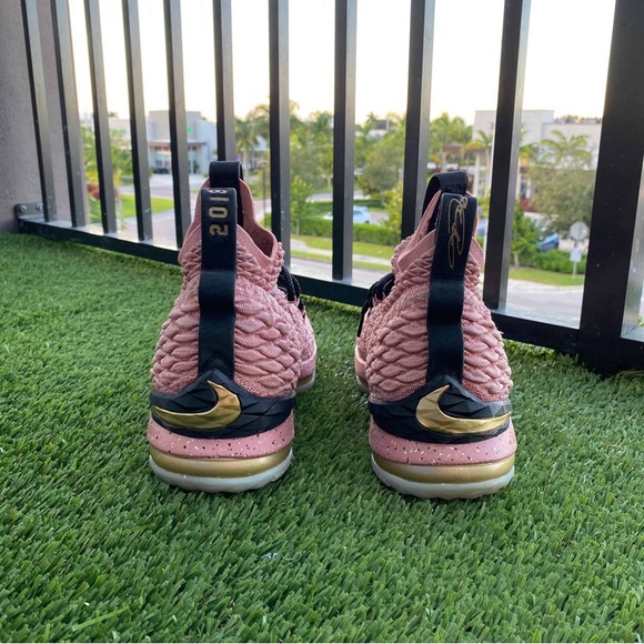 nike lebron xv hollywood